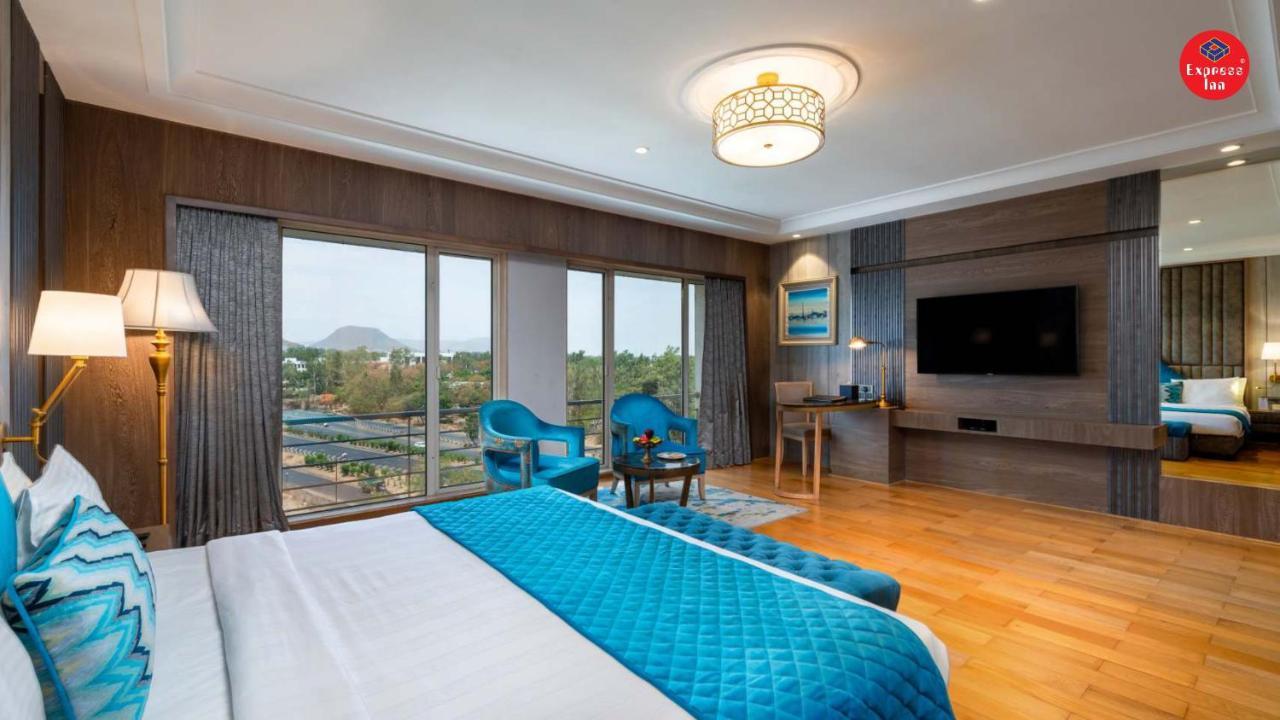 Express Inn The Business Luxury Hotel Nashik Exterior photo