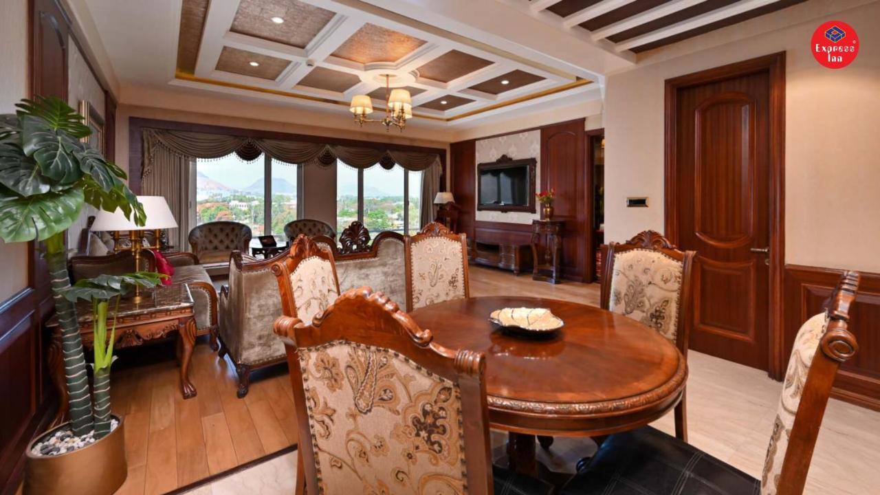 Express Inn The Business Luxury Hotel Nashik Exterior photo
