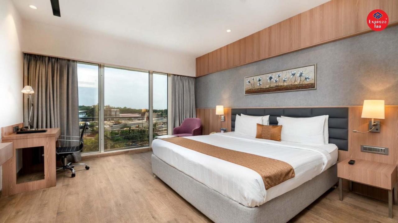 Express Inn The Business Luxury Hotel Nashik Exterior photo