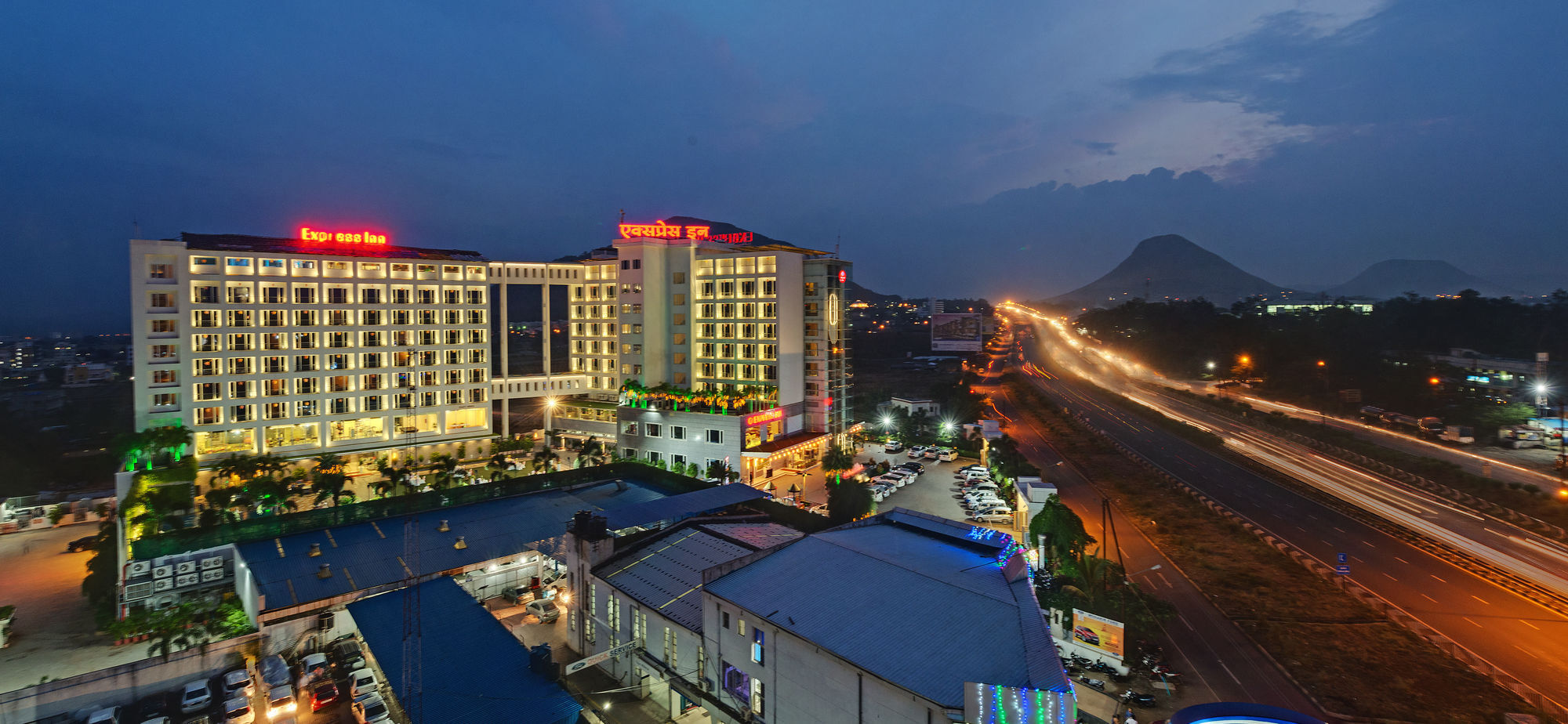 Express Inn The Business Luxury Hotel Nashik Exterior photo